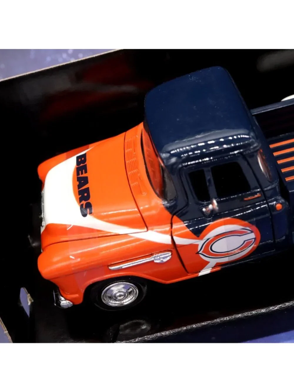 1955 Chevy Pickup Chicago Bears NFL Team Collectible 1:24 Scale Die-Cast Truck